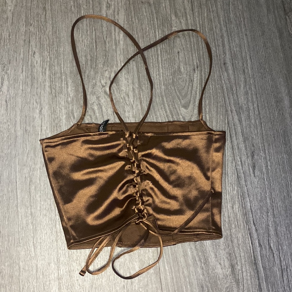 Cropped Top - Picture 2 of 3